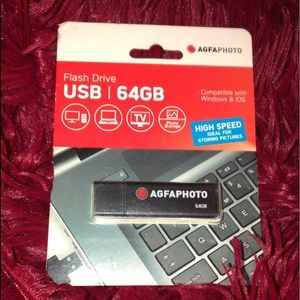 Flash drive never opened. FREE W BUNDLE 2 or more